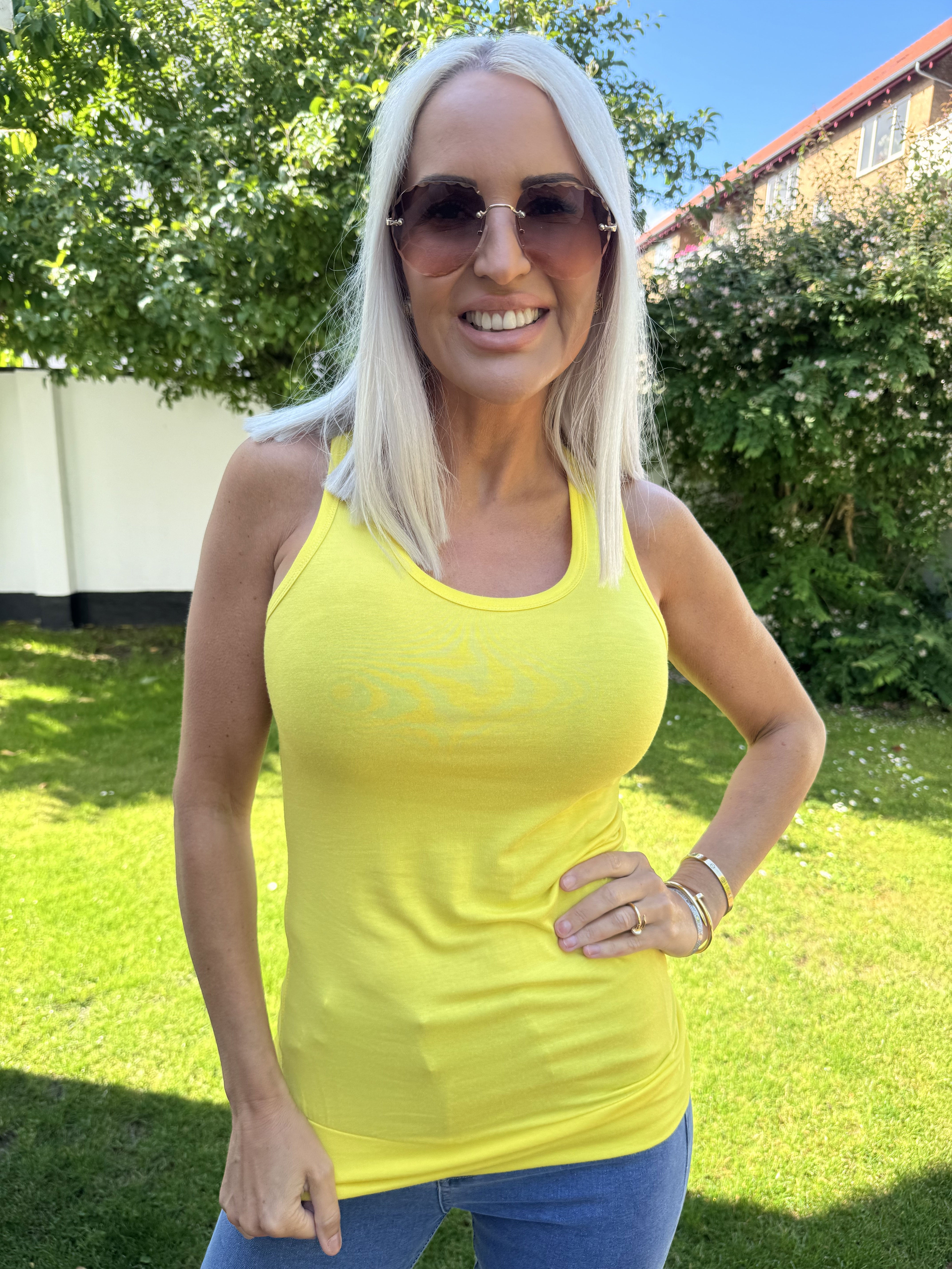 Talula - Basic topp i ventilerande material